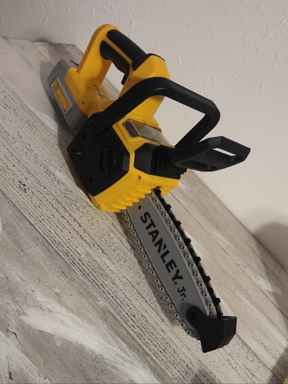 Stanley Jr. Battery-Operated Chainsaw – Realistic Toy Chainsaw Tool